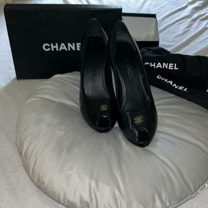 Chanel peep toe